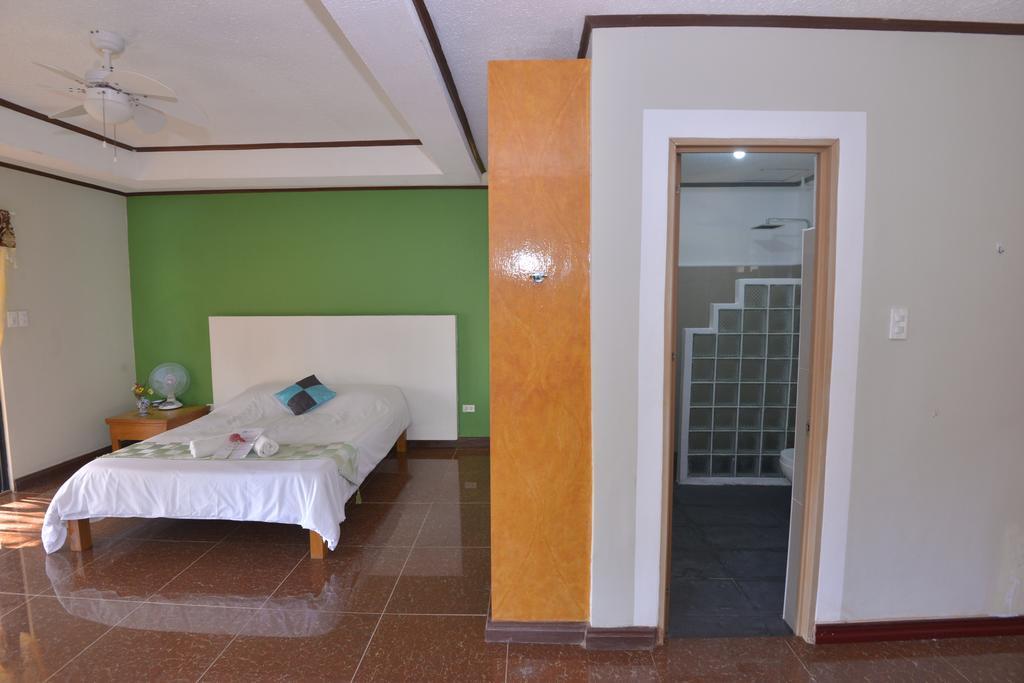 Romblon Island Lanas Beach Resort חדר תמונה