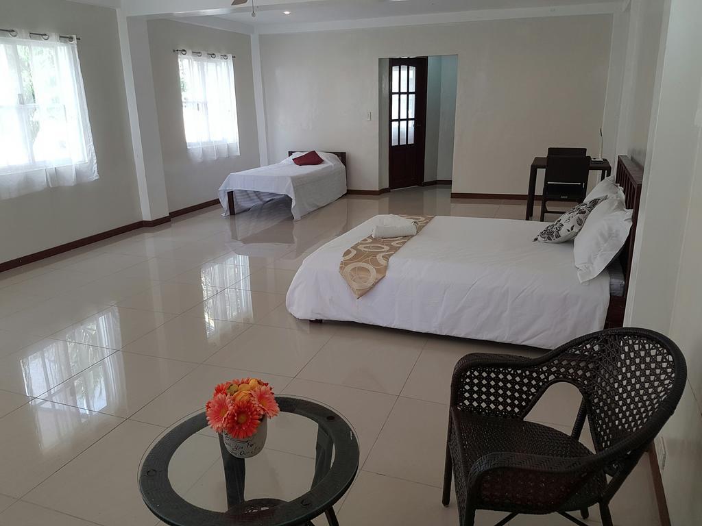 Romblon Island Lanas Beach Resort חדר תמונה